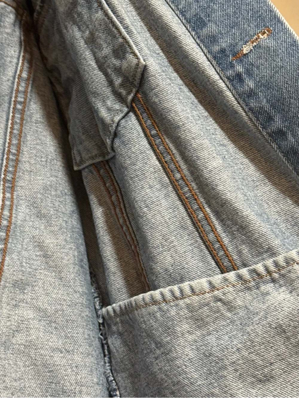 Levi's Light Blue Denim Jacket - Men's Trucker Style - Picture 4 of 11